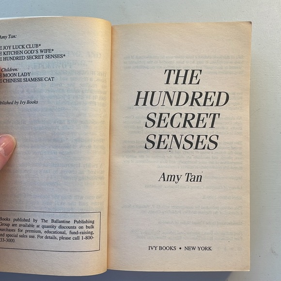📚2/$6 The Hundred Secret Senses - Picture 7 of 12